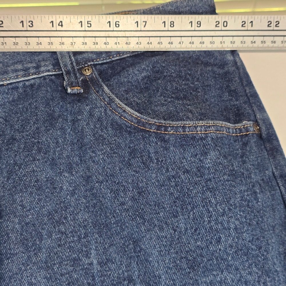 Wrangler Authentics Mens Relaxed Fit Jeans 42x30 Medium Wash Blue Denim 97601DR - Picture 13 of 16